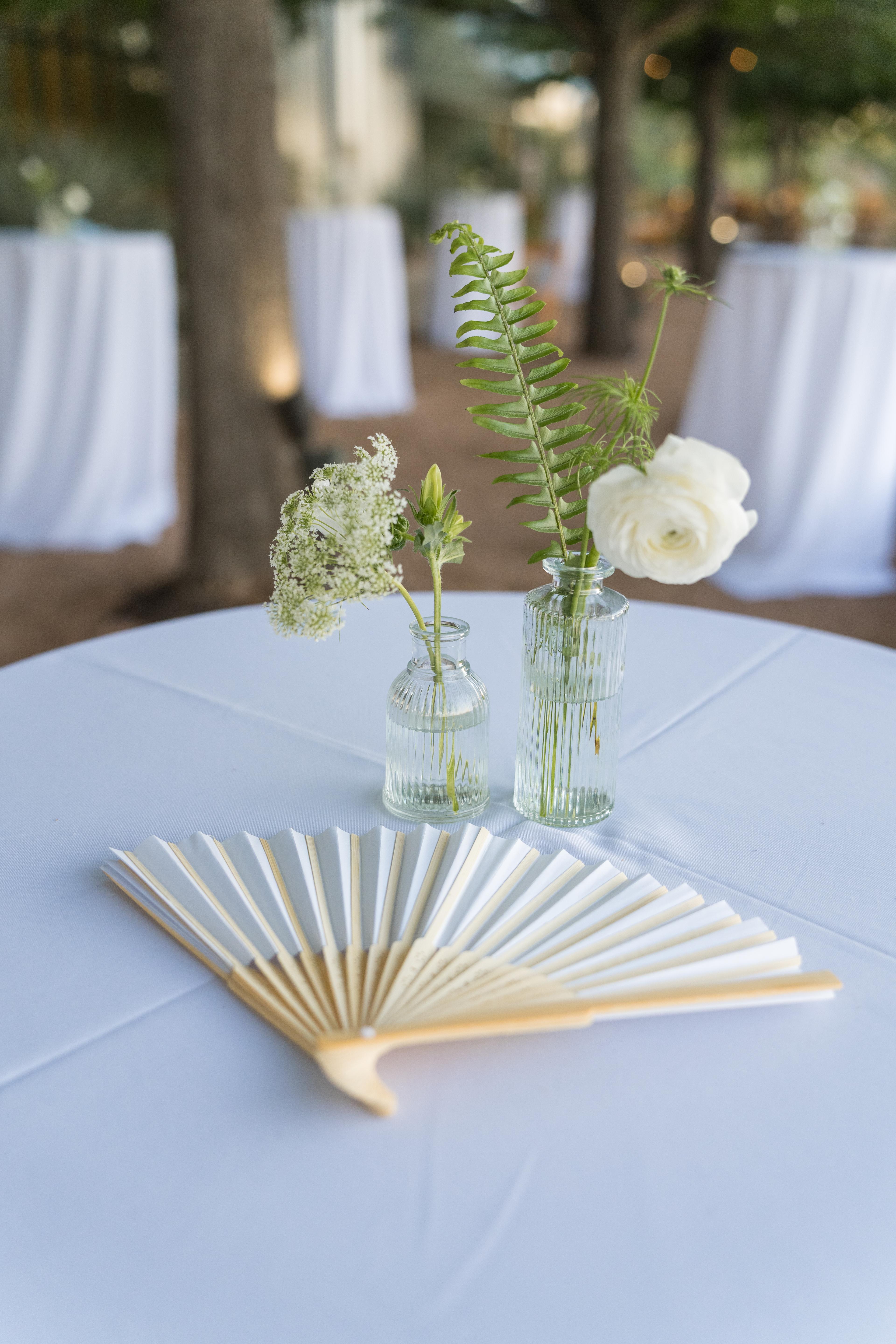 Bud vase and fan reception detail